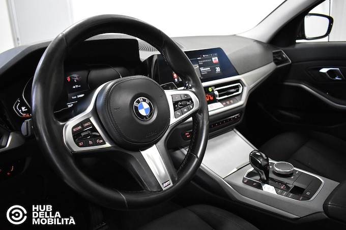 BMW 320d 48V Touring Business Advantage